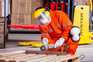 Para realizar un adecuado mantenimiento a las herramientas, se debe saber primero el tipo de herramienta que se va a mantener y su material de fabricación