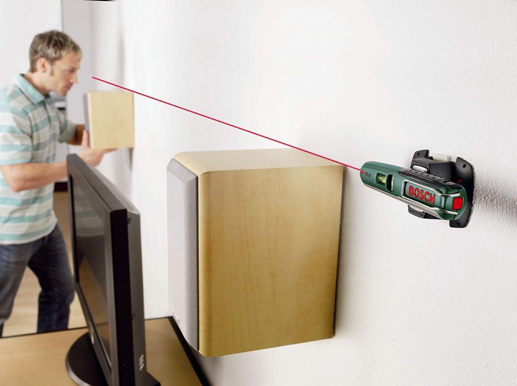 Entre las características más destacadas del nivel laser BOSCH PLL 5 se puede mencionar el soporte para pared o soporte mural flexible.